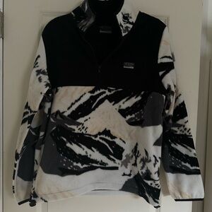 Women's Black and White Sweater